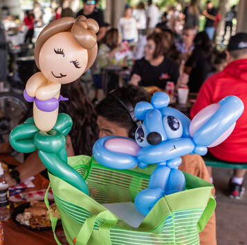 Mermaid and character balloon twisting sculptures