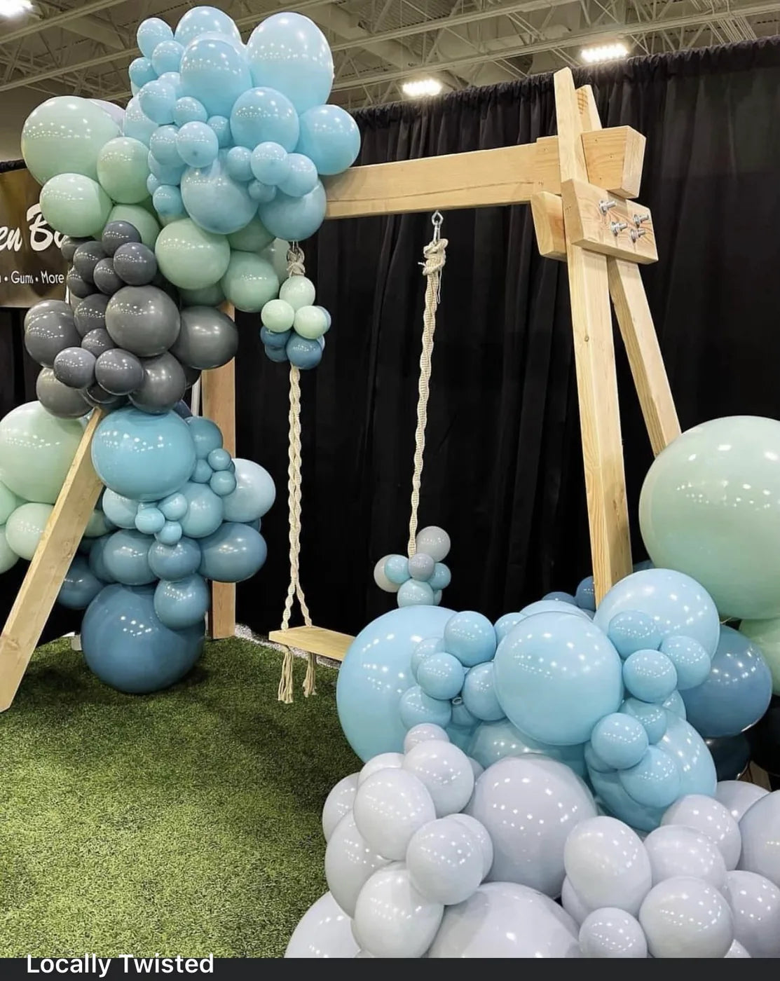 Locally Twisted custom balloon design