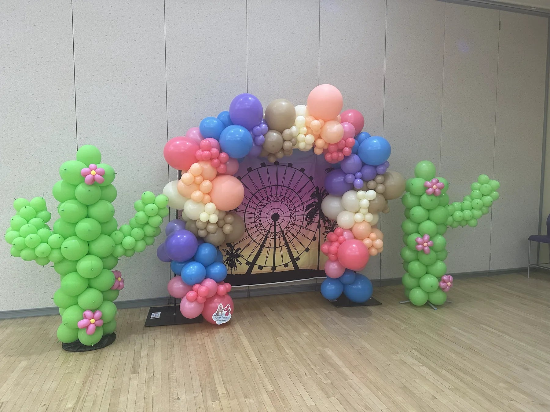 Locally Twisted custom balloon design